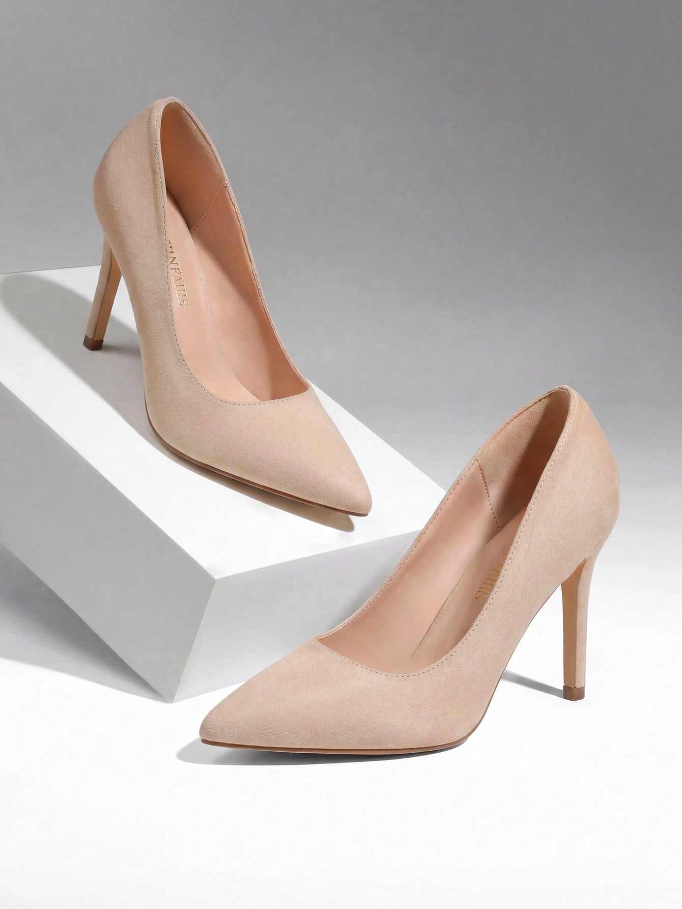 Scarpe con tacco a spillo da d - Court Heel Pointed recensione e prezzo